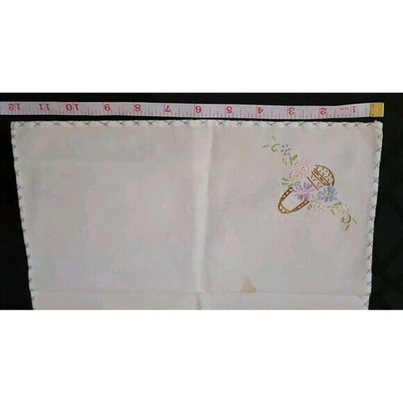 Set Of 5 Vintage hand embroidered Napkins/Hankerchief - Picture 4 of 11